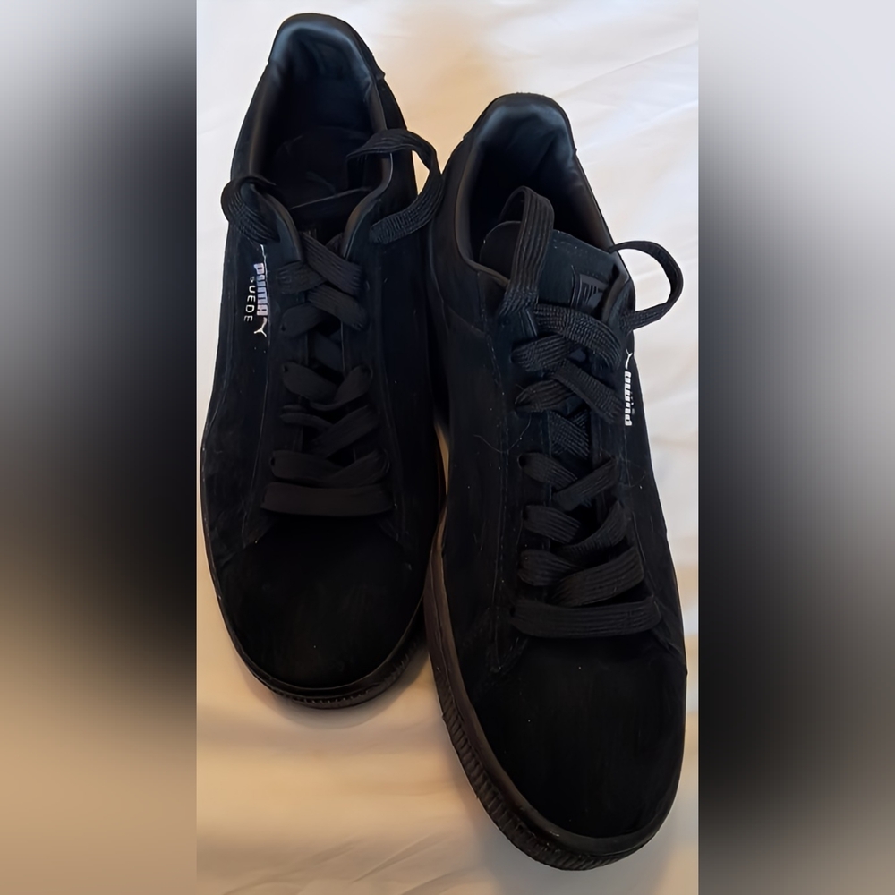 Puma Suede Black Sneakers Size 9.5 US